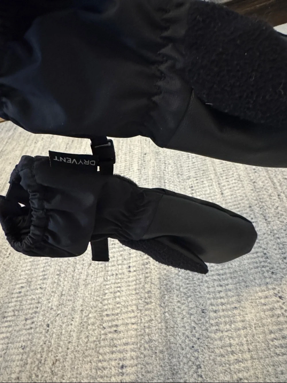 The North Face youth Black DryVent Mittens size 3T